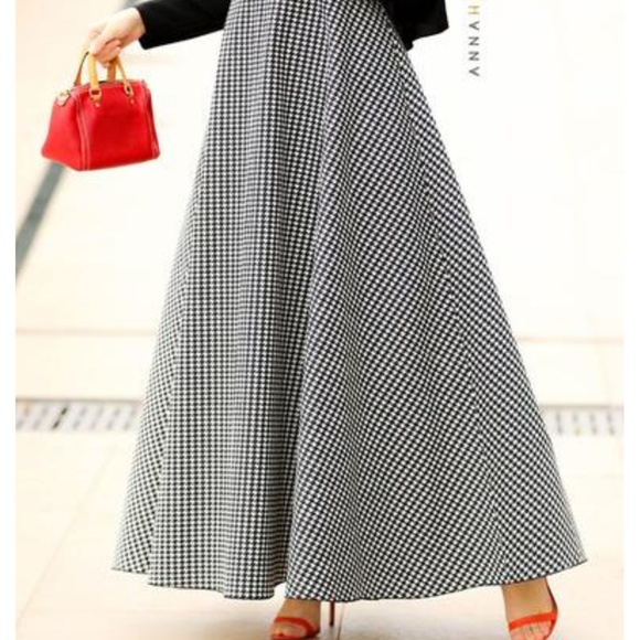 Black and White Modest Dress - Picture 2 of 6